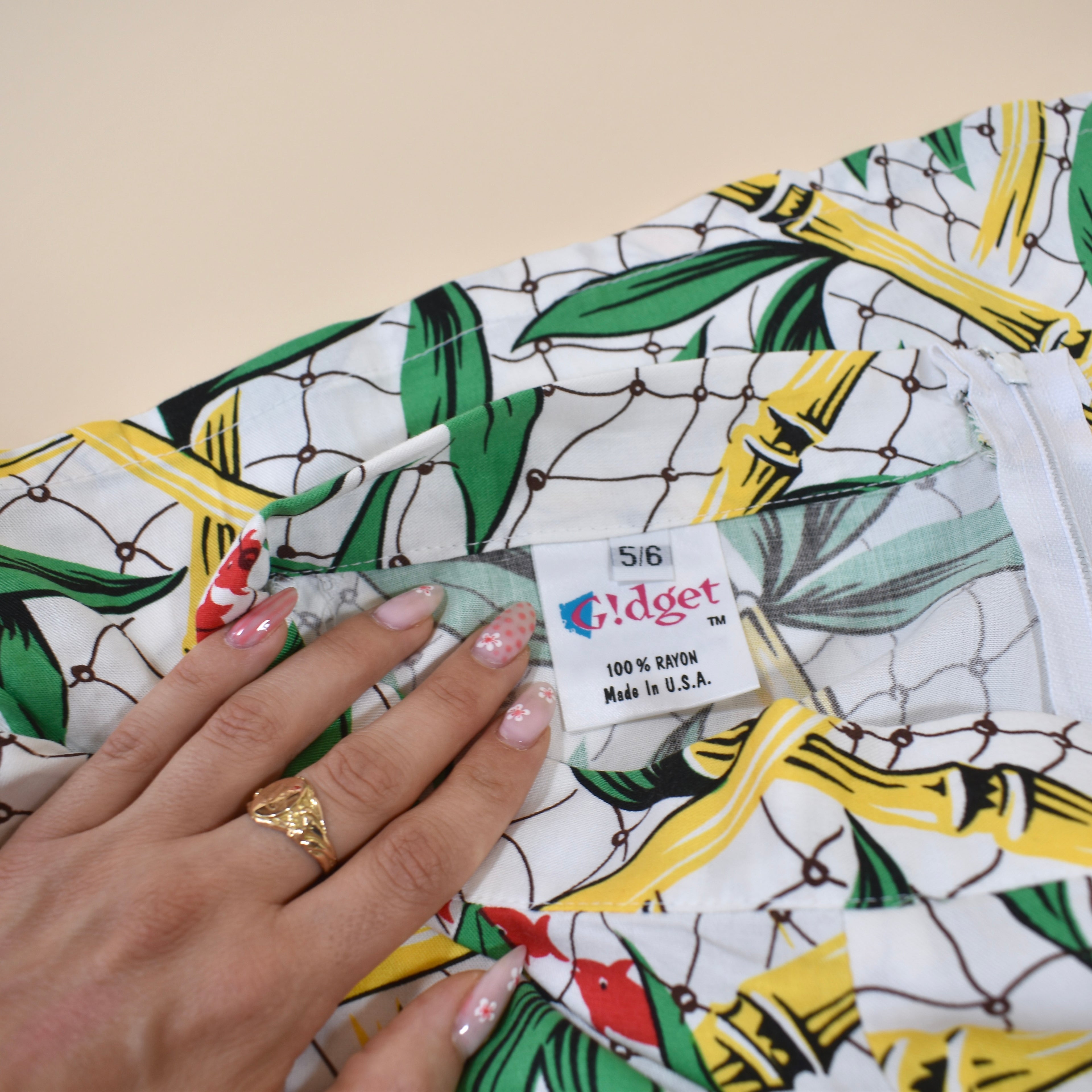 Vintage 90s deadstock shorts made by "G!dget"